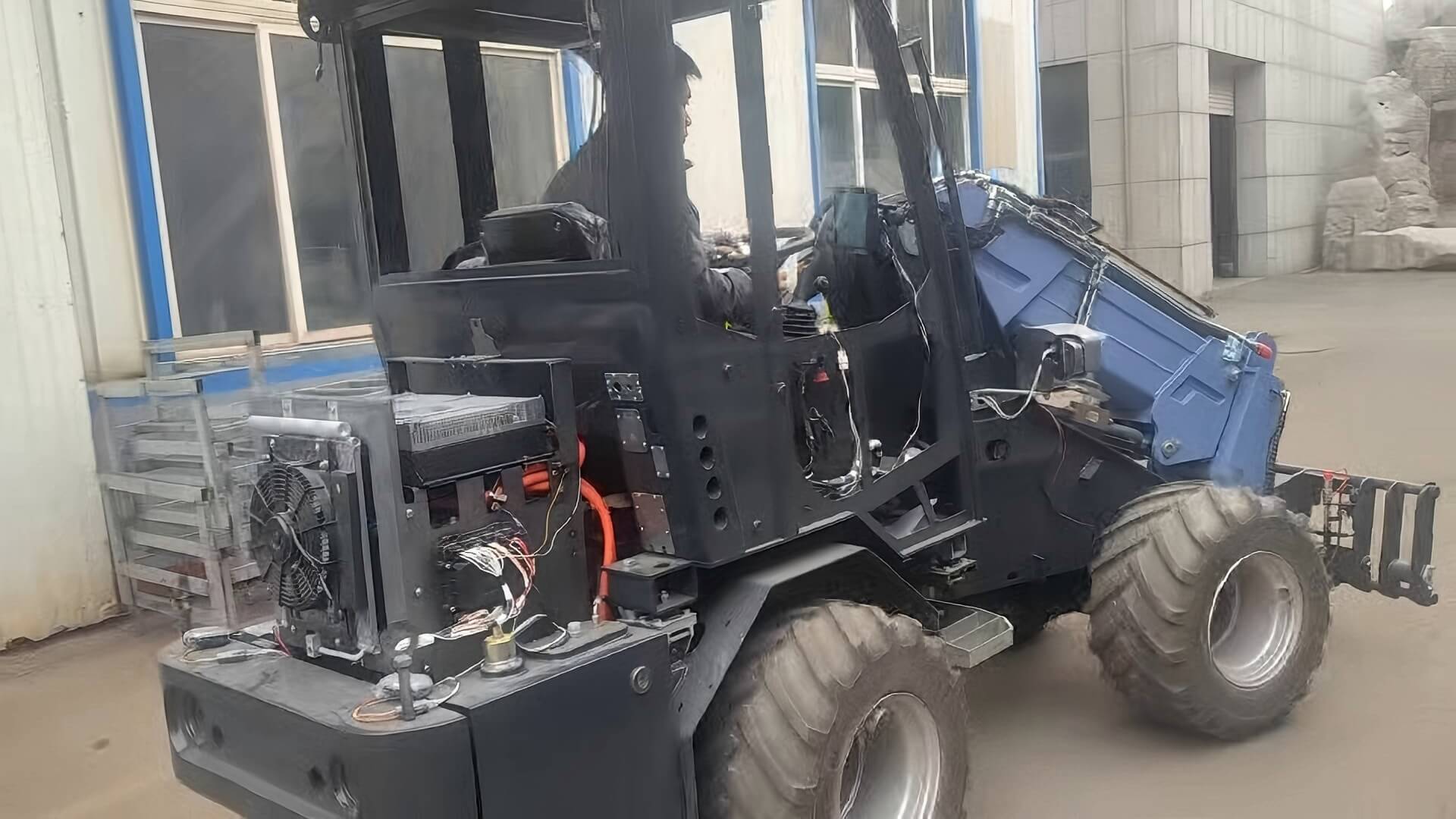 LR-M3F5-10K on-board charger and 48V battery within the forklift chassis.jpg